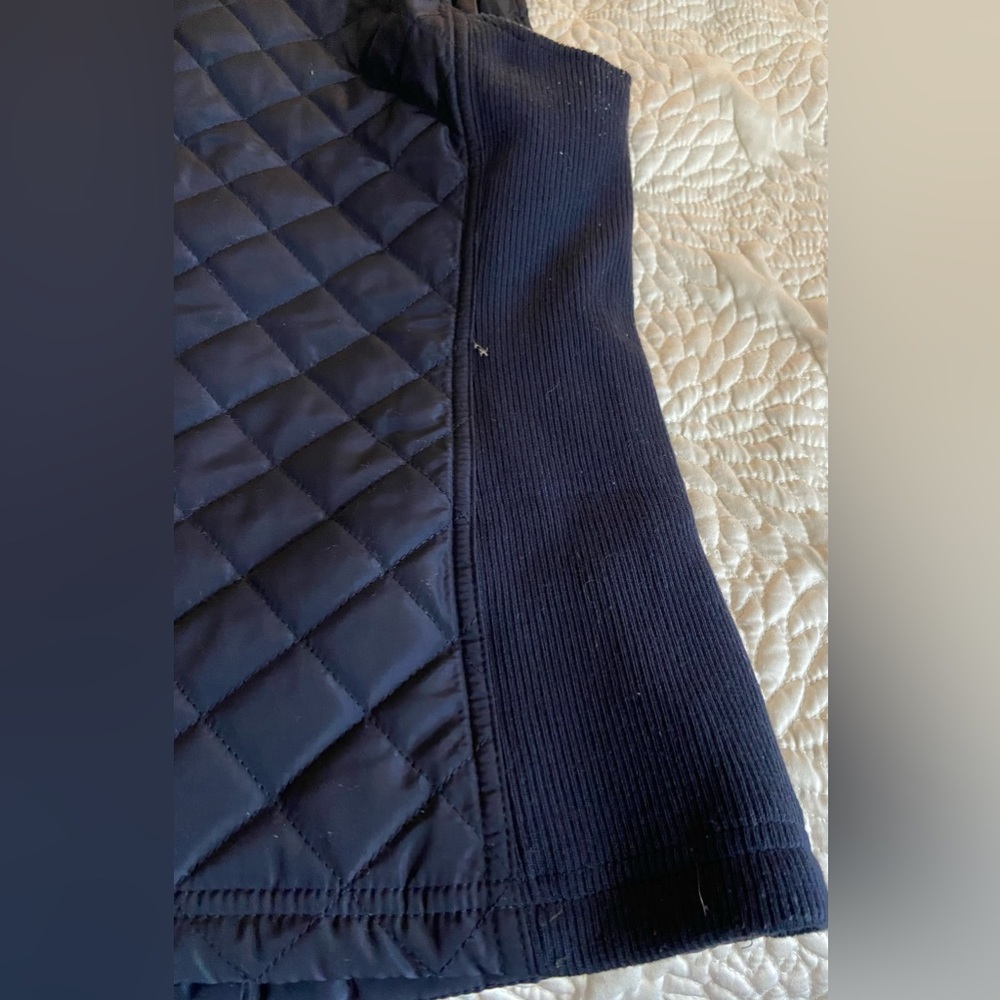 Vest-women’s blue quilted with gold buttons.Cynthia Rowley.SZ large - Picture 5 of 10
